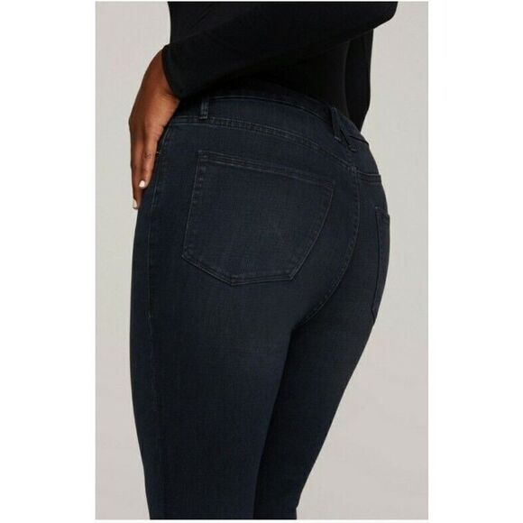 Good American Good Waist Crop - Power Stretch - NWT - Size 18 Dark Wash - Picture 2 of 5